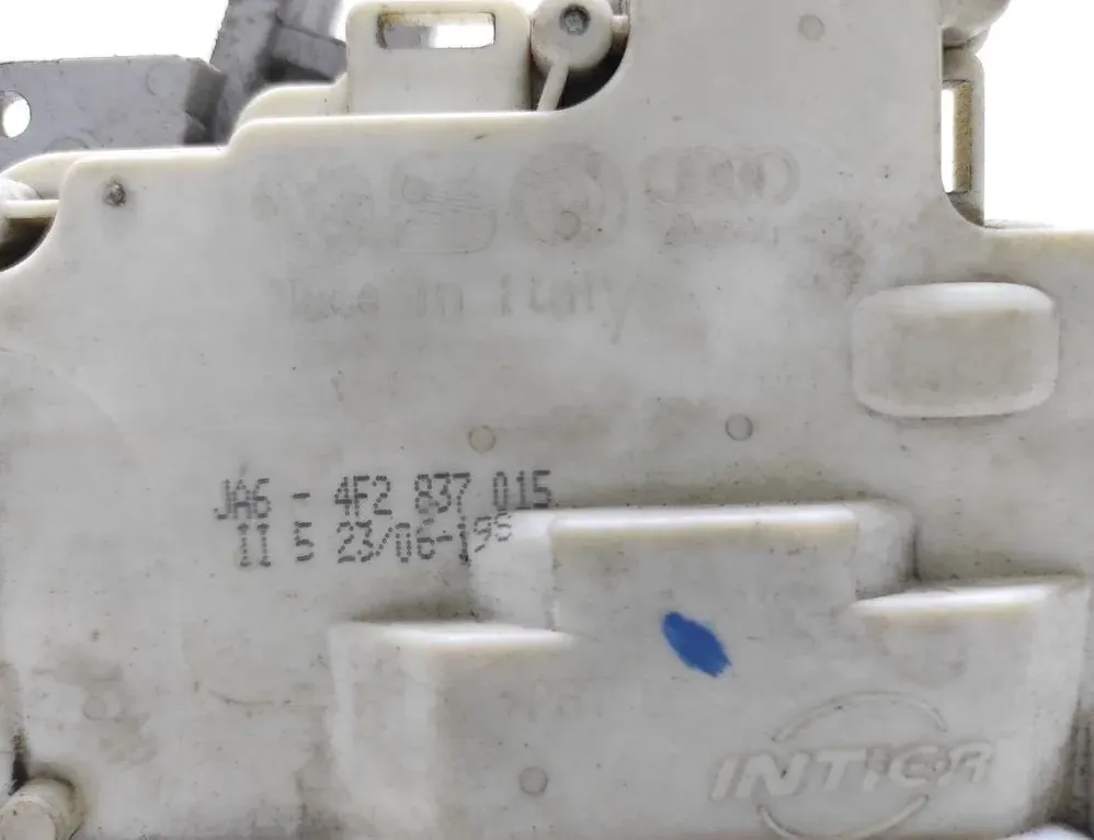AUDI A6 C6/4F (2004-2011) Замок передней левой двери 4F2837015 33242557