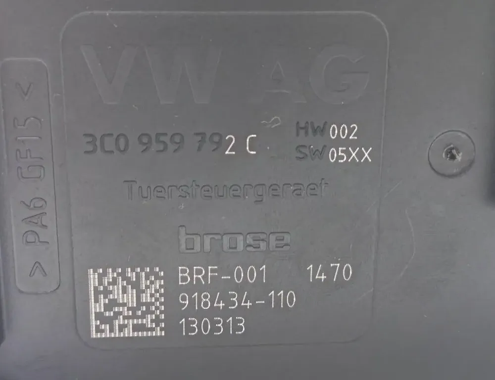 VOLKSWAGEN Passat B7 (2010-2015) Priekšējo kreiso durvju logu pacēlāja motorīts 3AA837462 33374632