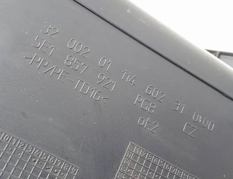 SKODA Octavia 3 generation (2013-2020) Бардачок 5E1857921 33498739