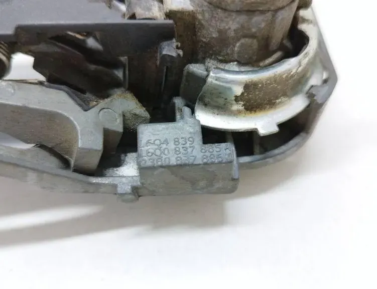 SEAT Cordoba 2 generation (1999-2009) Наружная ручка боковых правых дверей 6Q0837885A 33506292