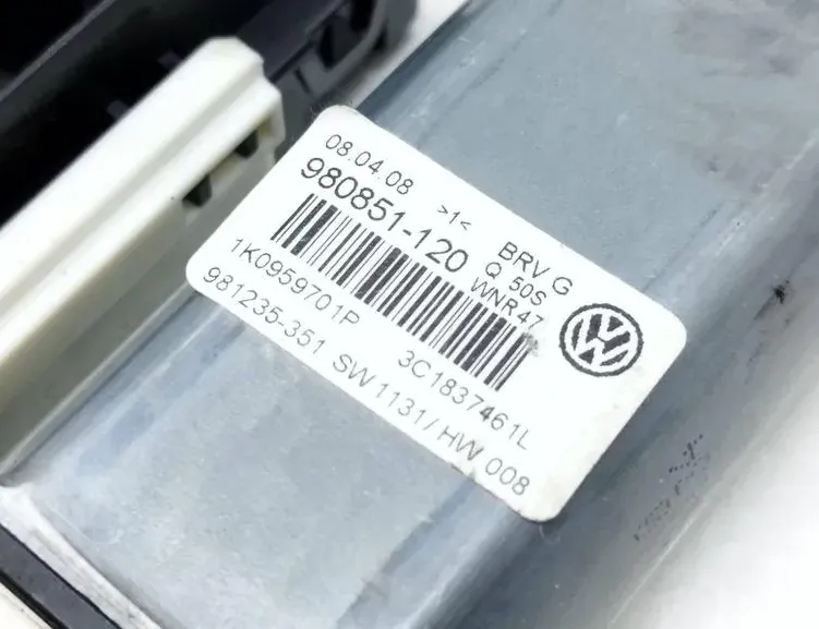 VOLKSWAGEN Passat B7 (2010-2015) Priekšējo kreiso durvju logu pacēlājs 980873101 33519652