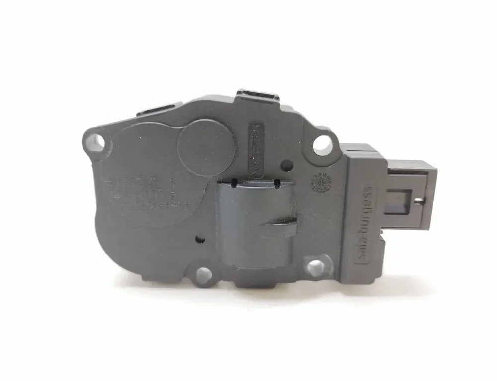 BMW 1 Series E81/E82/E87/E88 (2004-2013) Salona sildītāja vadības vārsti CZ113930 33556385