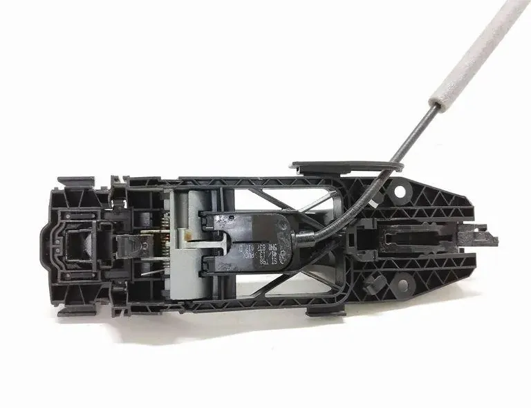 AUDI A3 8V (2012-2020) Наружная ручка задней правой двери 8V0839885 33577103