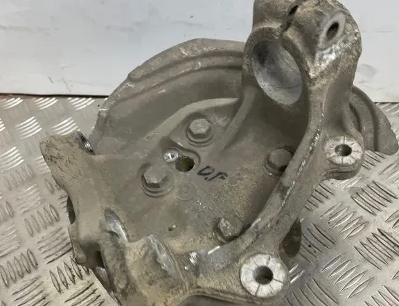 BMW 1 Series E81/E82/E87/E88 (2004-2013) Front Right Wheel Hub 676444403 33226075