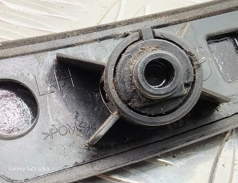 ALFA ROMEO GT 937 (2003-2010) Left Side Headlamp Washer Cover Cap 21860 33356690