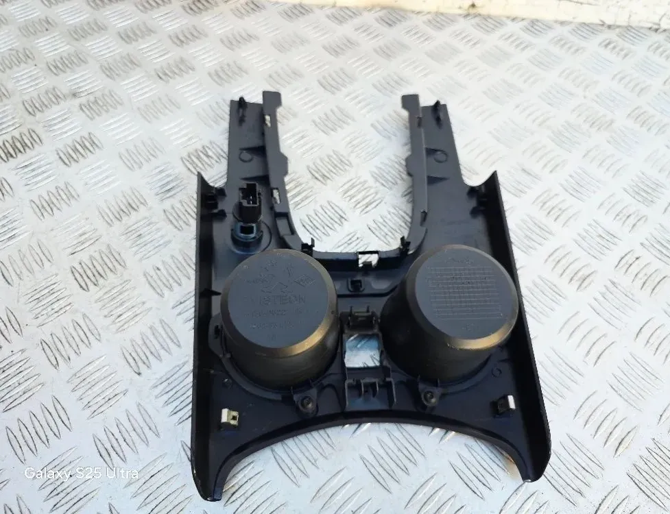 PEUGEOT 3008 1 generation (2010-2016) Glāžu turētājs 9685858777,9683347277 33373609