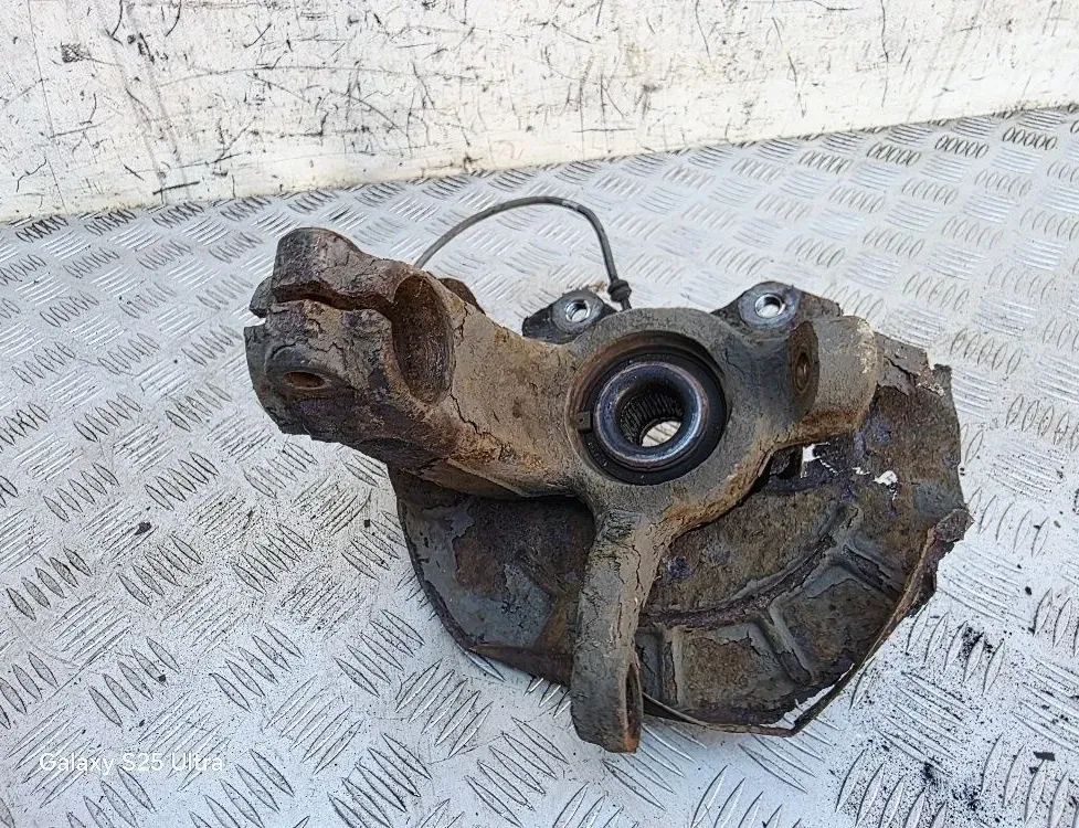 AUDI A1 8X (2010-2020) Front Left Wheel Hub 33538801