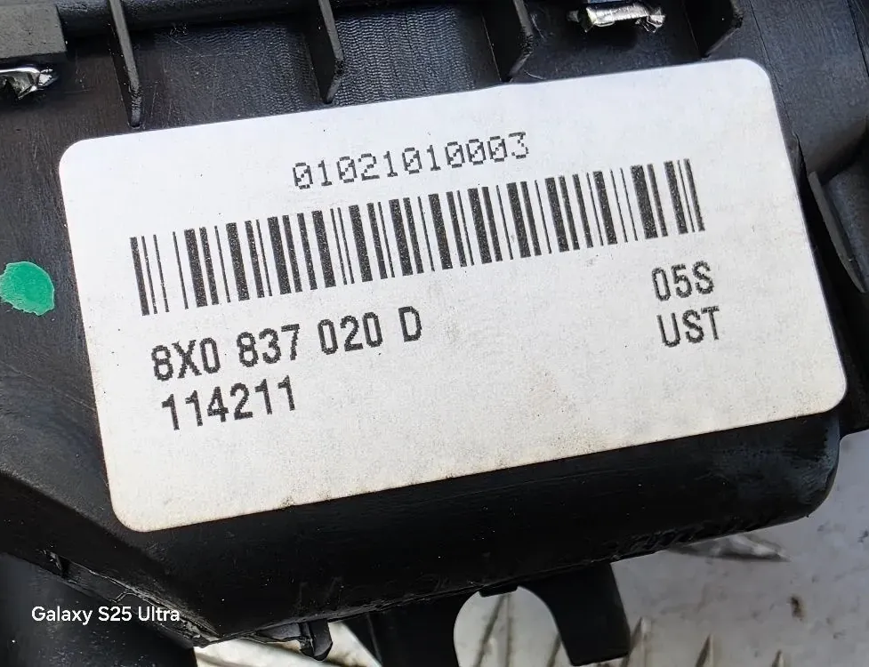 AUDI A1 8X (2010-2020) Правая передняя внутренняя ручка открытия 8X0837020D 33538820