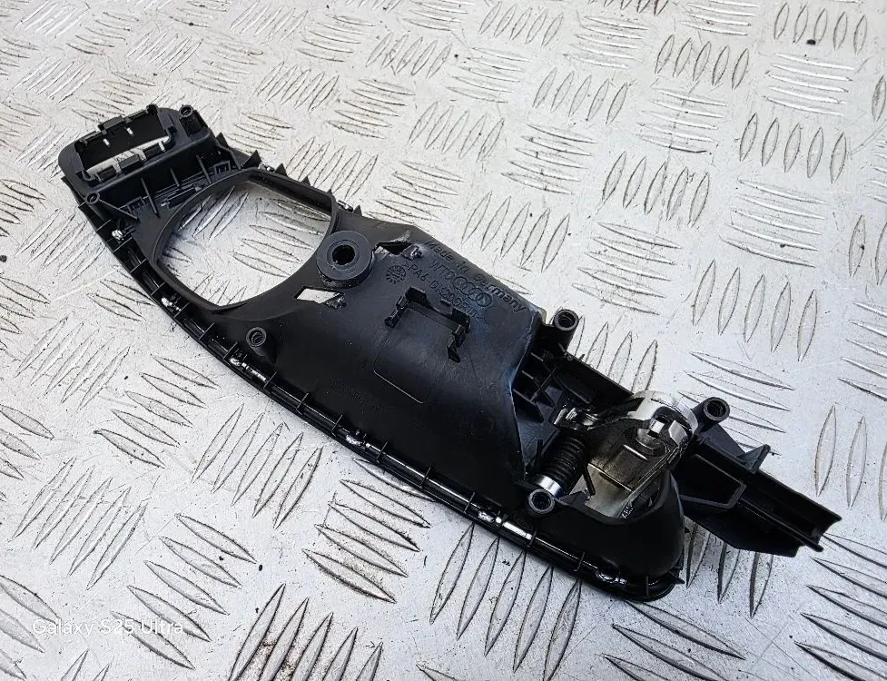 AUDI A1 8X (2010-2020) Правая передняя внутренняя ручка открытия 8X0837020D 33538820