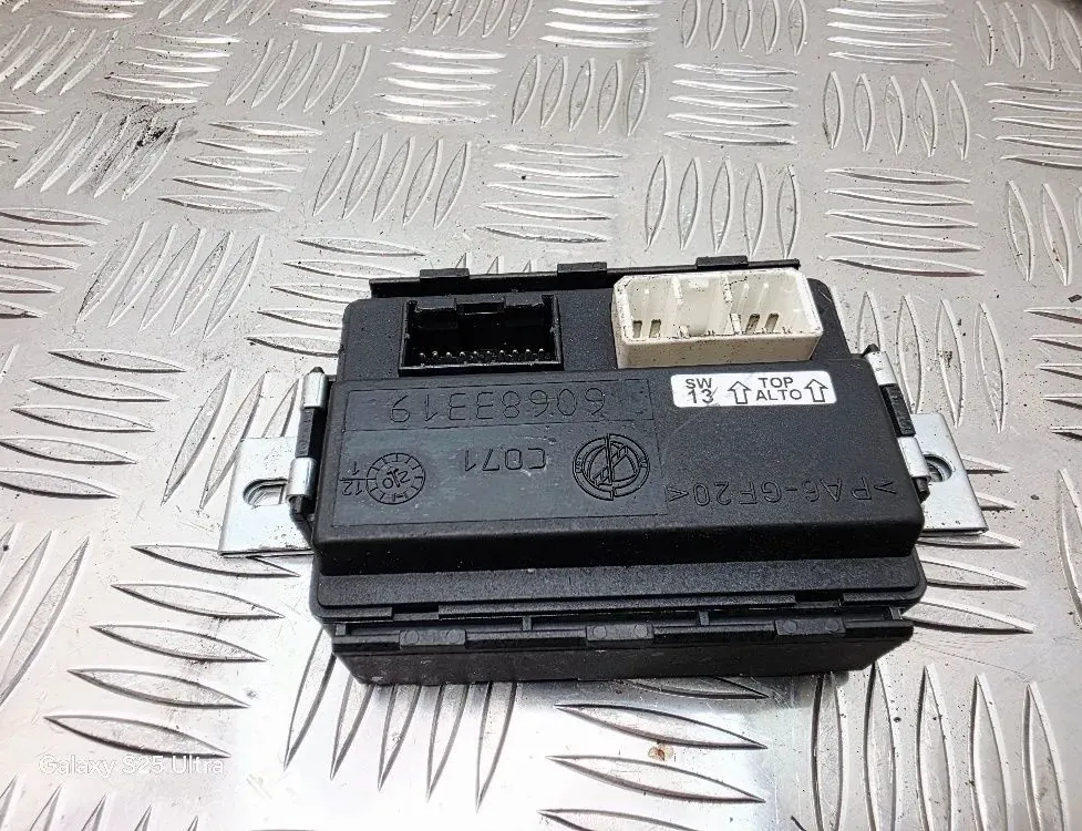 ALFA ROMEO GT 937 (2003-2010) Aizmugurējo labo durvju vadības bloks 60683319 33557839