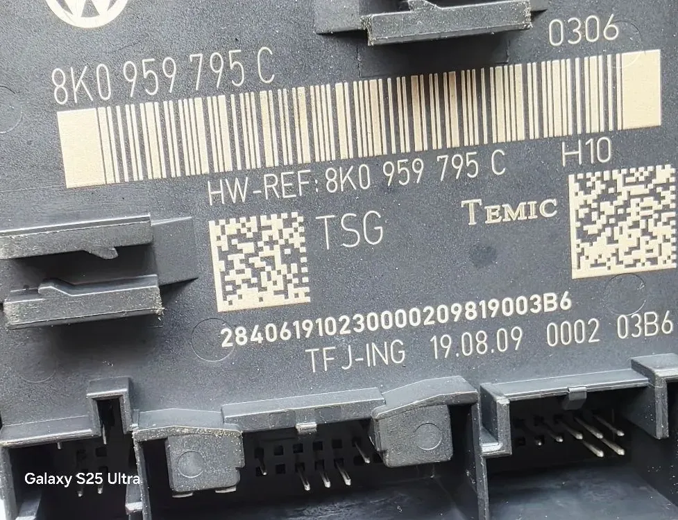 AUDI A4 allroad B8 (2009-2015) Блок управления дверей задние правые 8K0959793J,8K0959793E 33564377