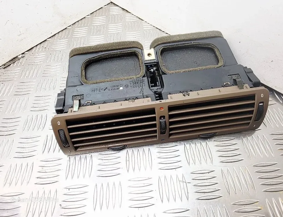 BMW 7 Series E38 (1994-2001) Centrālās konsoles kanāls 8363007 33564397