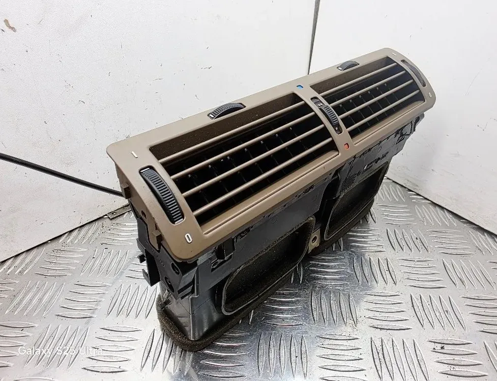 BMW 7 Series E38 (1994-2001) Centrālās konsoles kanāls 8363007 33564397