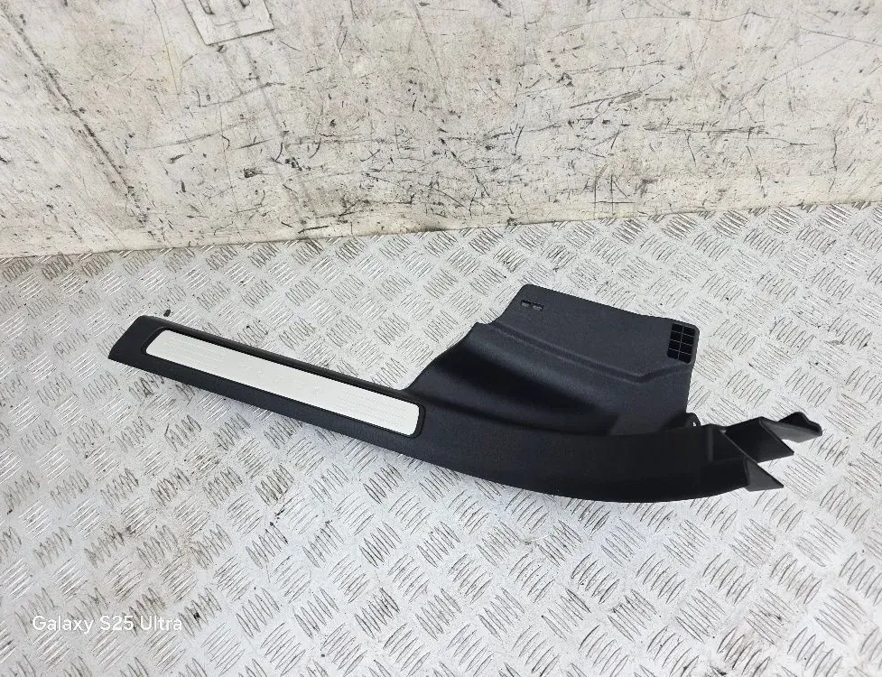 VOLVO XC90 2 generation (2014-2024) Aizmugurējā kreisā sliekšņa apdare 39841675,39841676,39841679 33579503