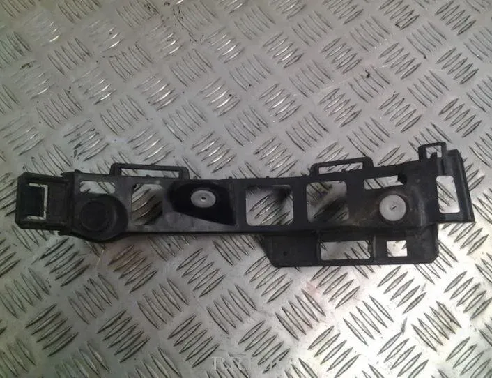 OPEL Zafira B (2005-2010) Aizmugurējā labā bampera stiprinājums 13125044RH 22226766