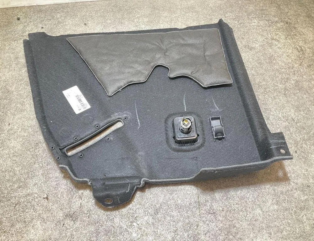 BMW iX I20 (2021-2024) Обивка багажника правой стороны 21334610 33809895