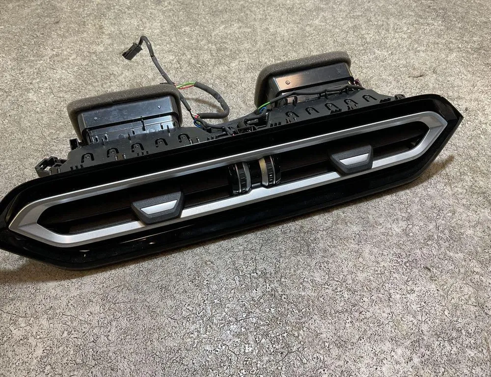 BMW i4 1 generation (2021-2024) Вентиляционные отверстия центральной консоли A108TS03,5A04CE308 33810363