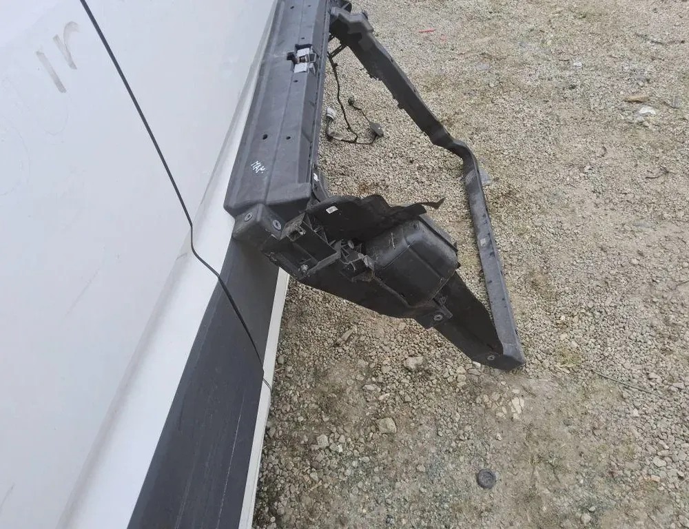 VOLKSWAGEN Crafter 2 generation (2017-2024) Держатель радиатора 33811819