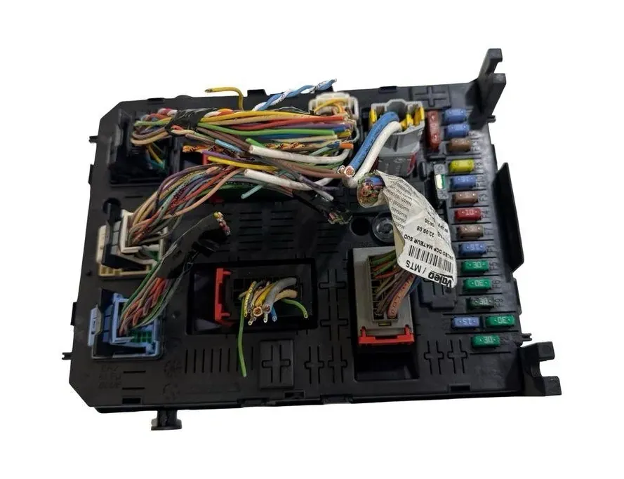 PEUGEOT 308 T7 (2007-2015) Блок предохранителей 966405908001 33528715