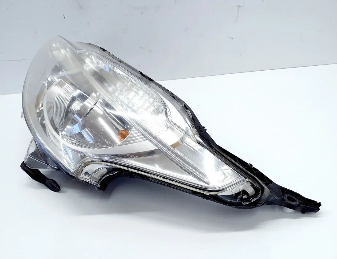 PEUGEOT 208 Peugeot 208 (2012-2015) Priekšējais kreisais lukturis 9802221980 33382978