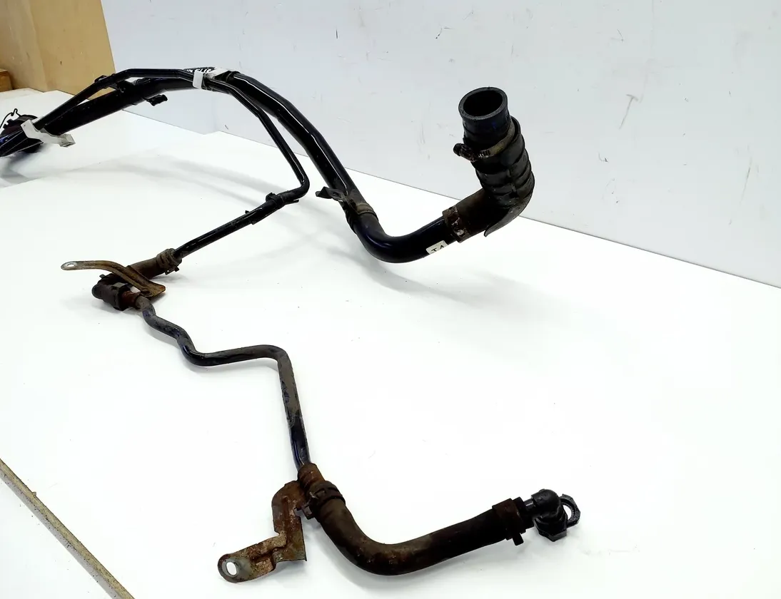 TOYOTA RAV4 4 generation (XA40) (2012-2018) Труба топливного бака 33528604