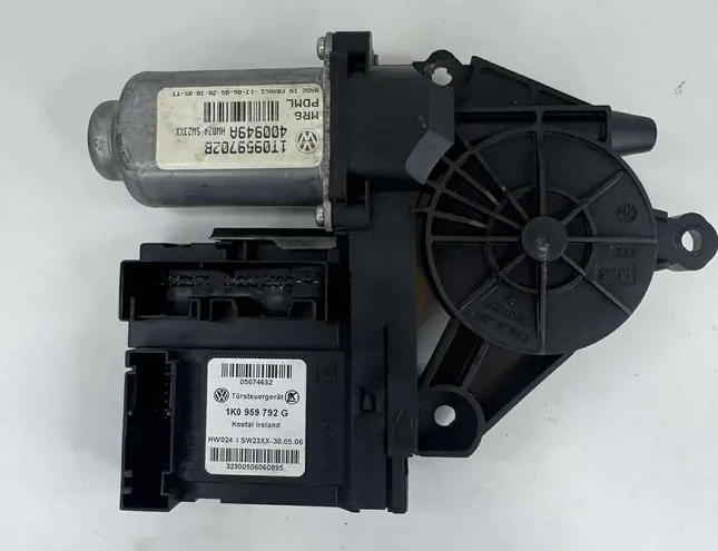 VOLKSWAGEN Touran 1 generation (2003-2015) Маторчик стеклоподъемника передней правой двери 1T0959702B 33271454