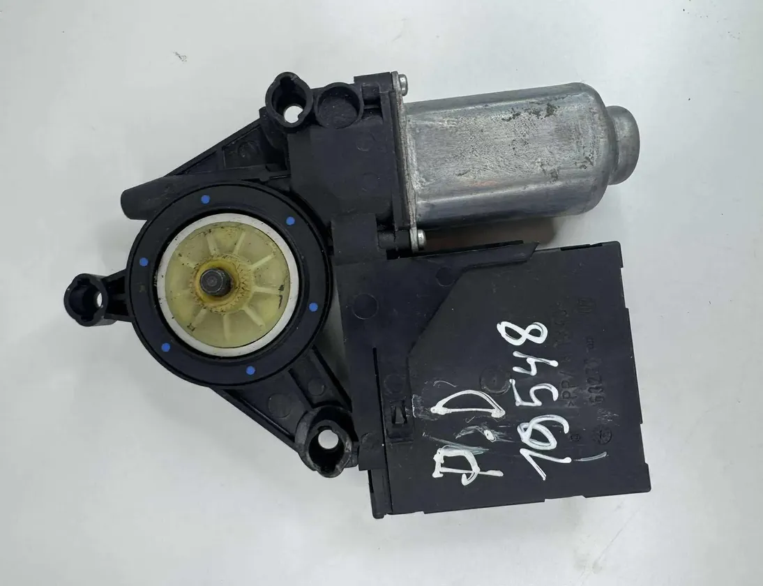 VOLKSWAGEN Touran 1 generation (2003-2015) Маторчик стеклоподъемника передней правой двери 1T0959702B 33271454