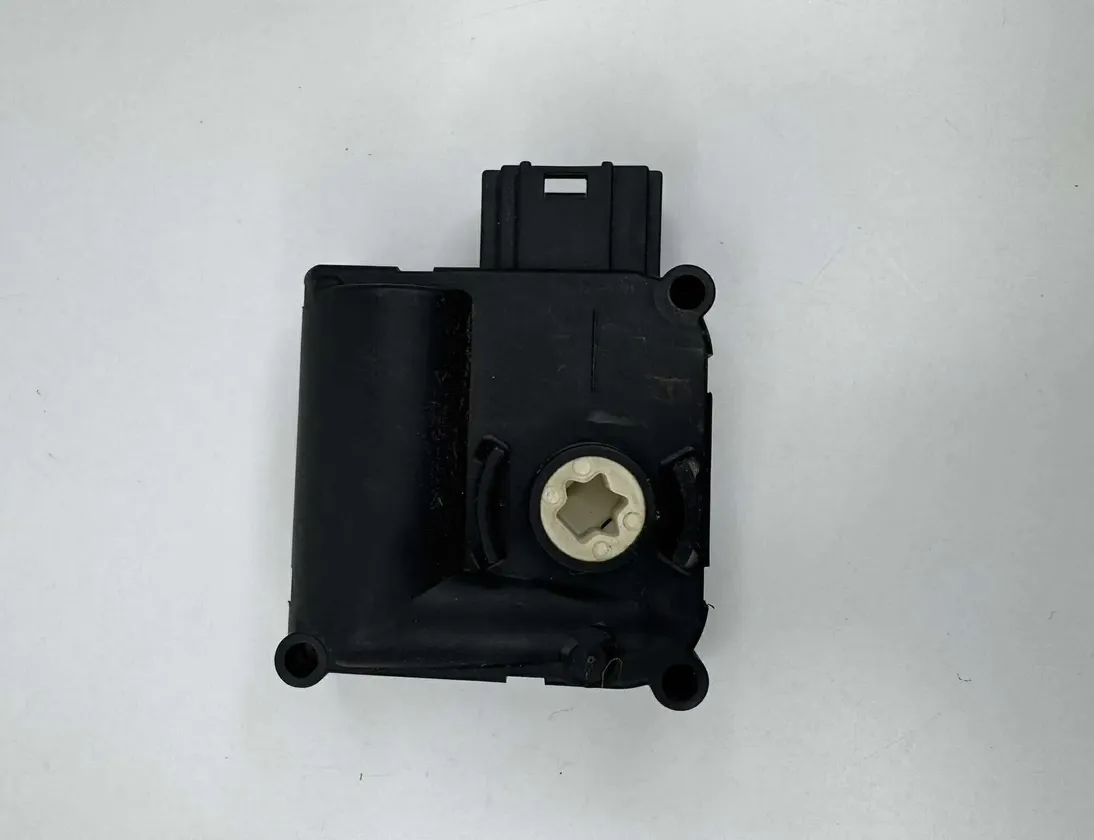 AUDI A6 C6/4F (2004-2011) Vārsta vadības motorīts 0132801359 33373493