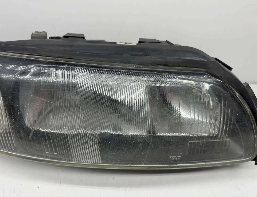 VOLVO V70 2 generation (2000-2008) Фара передняя правая 8620687,89004806 33579751