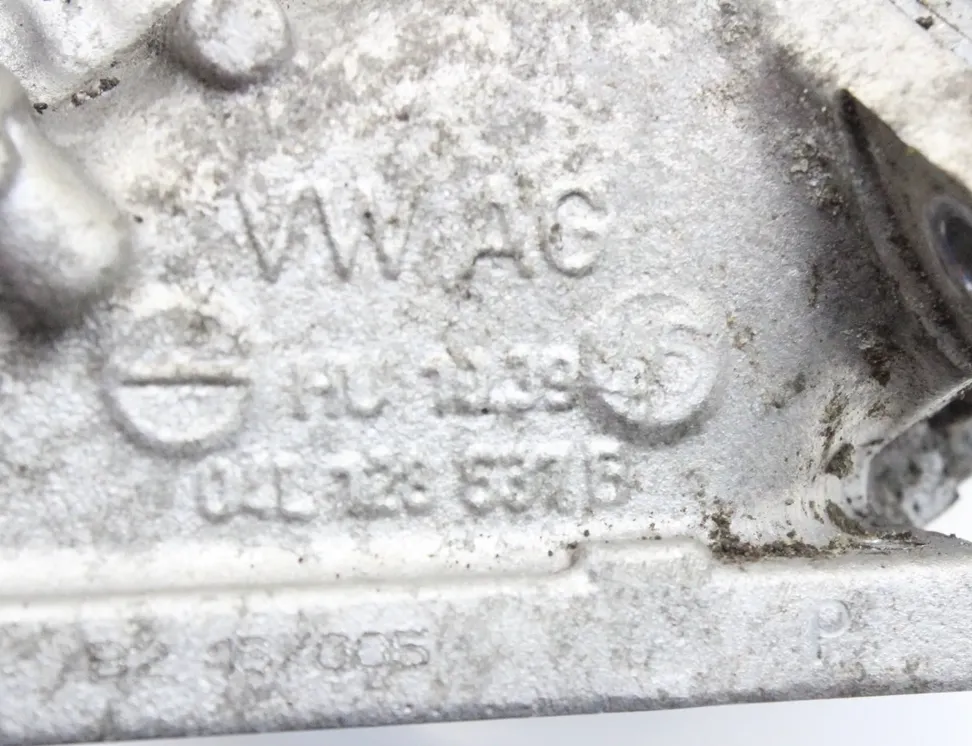 AUDI A4 B9/8W (2015-2024) Дроссельная заслонка 04L128063T 29643081