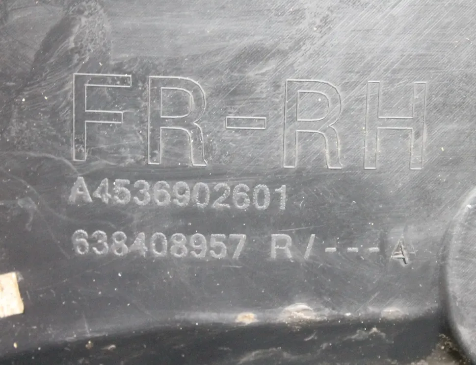 SMART Forfour 2 generation (2015-2023) Priekšējais labais paspārnis A4536902601,638408957R 33373474