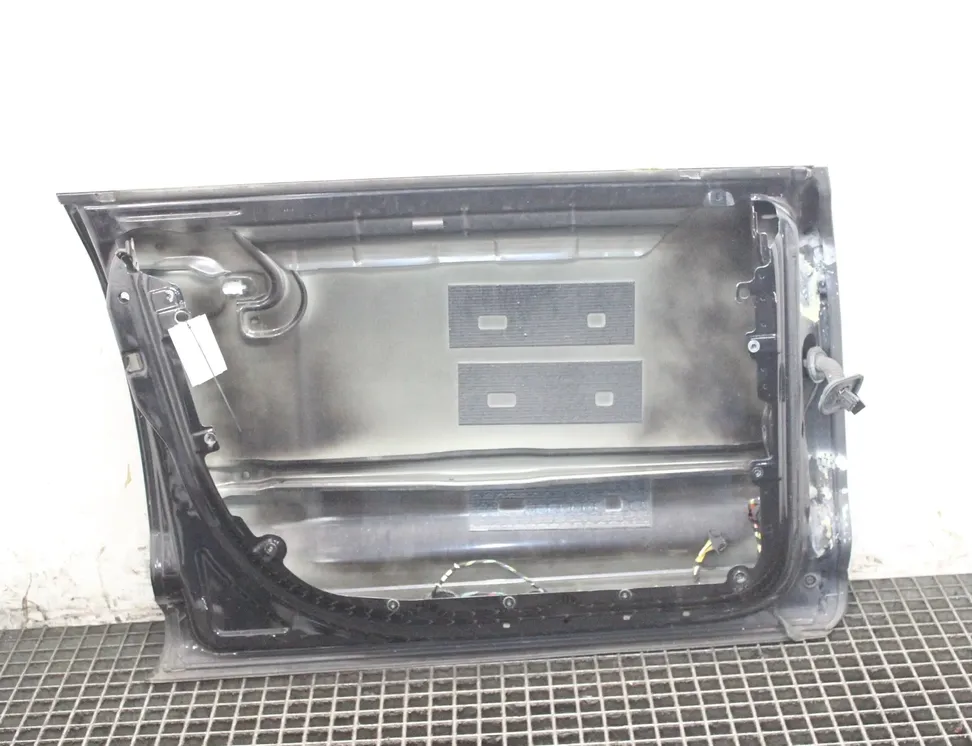 VOLKSWAGEN Touareg 2 generation (2010-2018) Дверь передняя левая 33506061