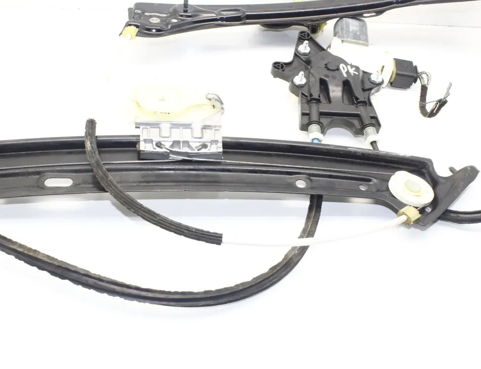 BMW 4 Series F32/F33/F36 (2013-2020) Priekšējo kreiso durvju logu pacēlājs 7352747 33538624