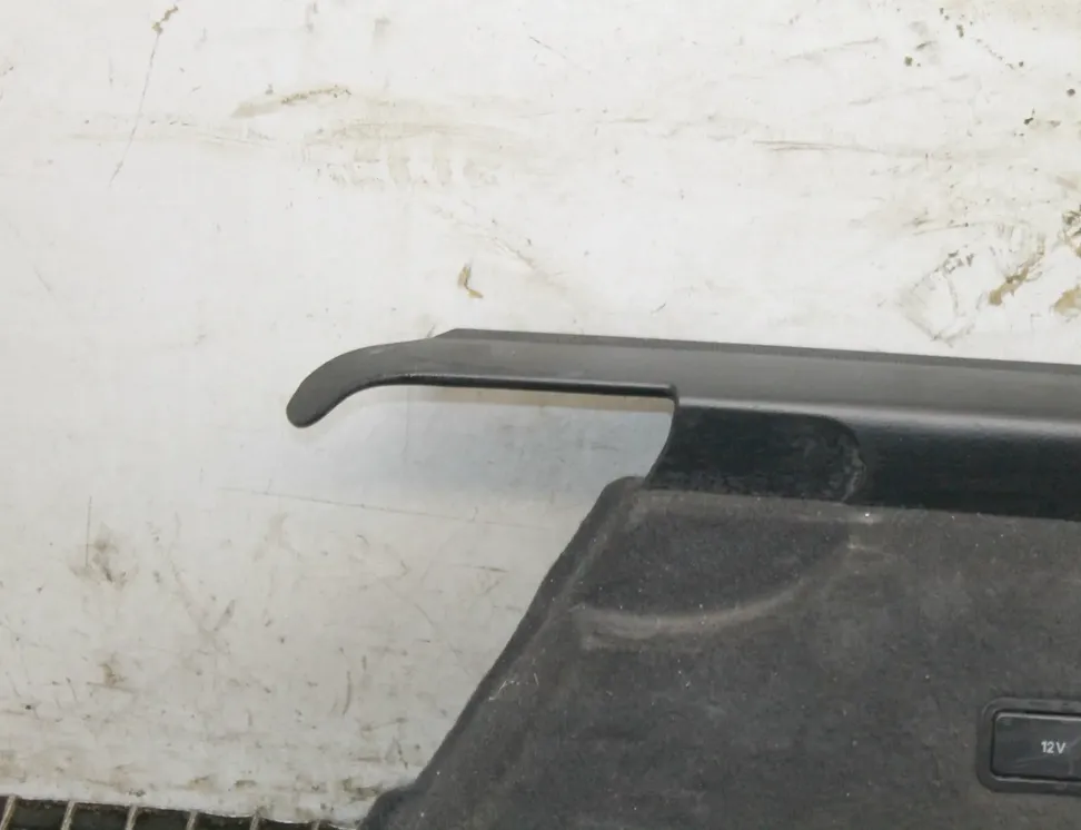 AUDI A4 B6/8E (2000-2005) Обивка багажника правой стороны 8E9863880 33795202