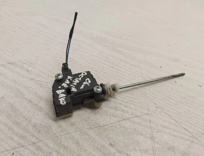 SKODA Octavia 2 generation (2004-2013) Degvielas tvertnes vāciņa bloķēšana 1K0959781A,7S4673123,1Z0810773 24418807