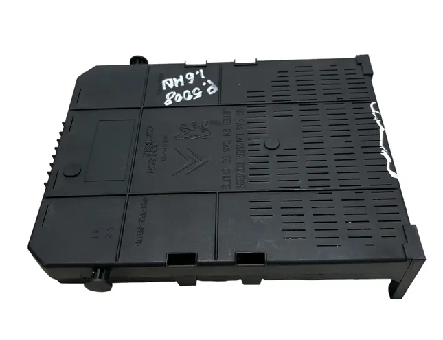 PEUGEOT 5008 1 generation (2009-2016) Drošinātāju kārba 281197595 24856682