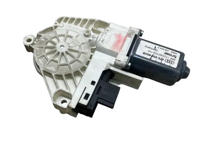 AUDI A6 C6/4F (2004-2011) Priekšējo labo durvju logu pacelšanas motorīts 4F0959802B 26585247
