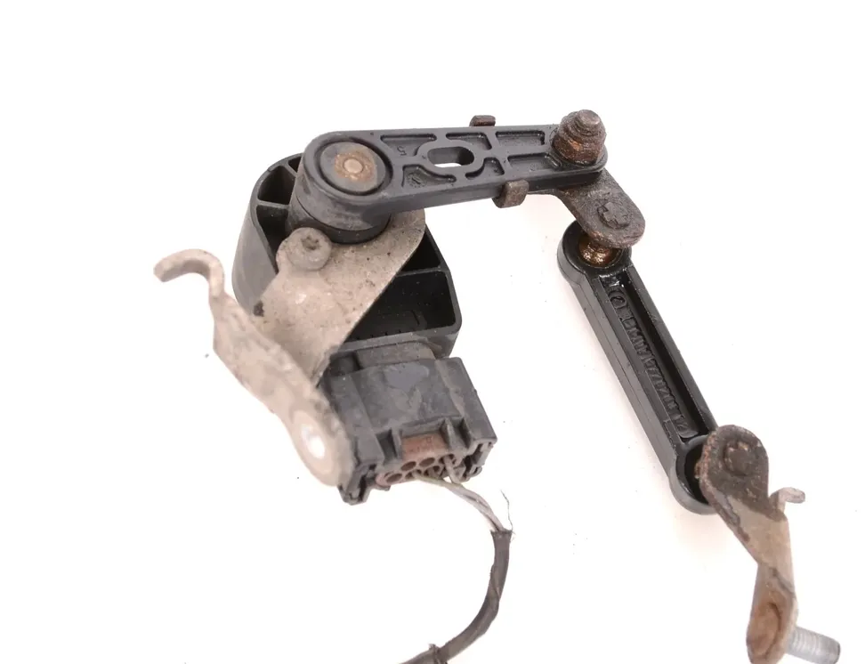 BMW M5 F10 (2011-2016) Датчик уровня высоты сзади справа 6860843,37146860843 10867682