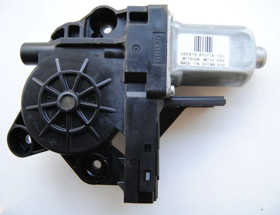 VOLVO V70 3 generation (2007-2020) Маторчик стеклоподъемника задней правой двери 970716-101 1786384