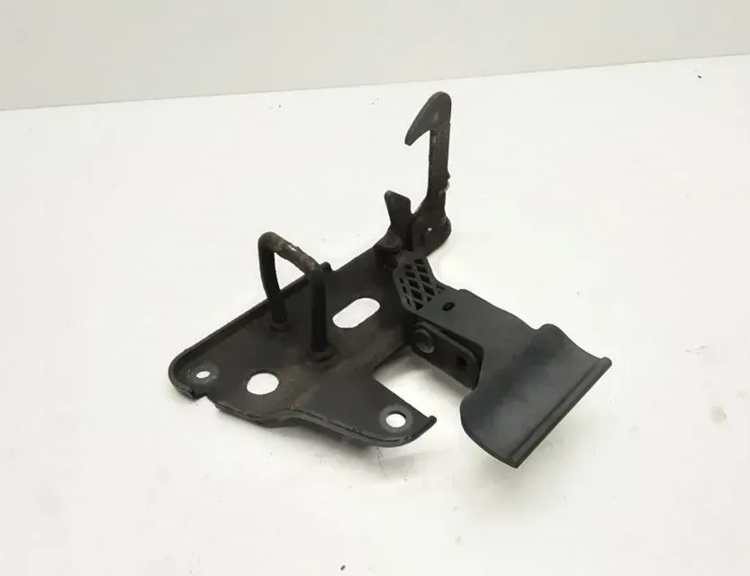 AUDI A6 C8/4K (2018-2024) Motora pārsega slēdzene 4F0823480A 33621745