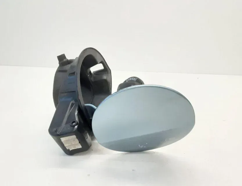 VOLKSWAGEN Passat B6 (2005-2010) Degvielas tvertnes vāciņa bloķēšana 3C5809857 33622500