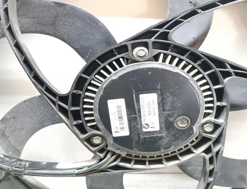 BMW 3 Series E90/E91/E92/E93 (2004-2013) Engine Cooling Fan Radiator 6937515 33653109