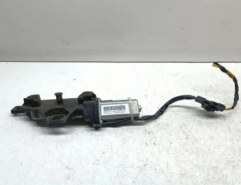 BMW 5 Series E60/E61 (2003-2010) Доводчик задней крышки 7129931 33657724