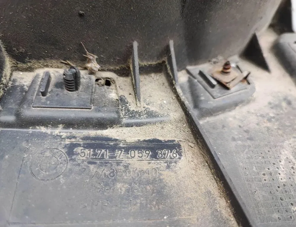 BMW 1 Series E81/E82/E87/E88 (2004-2013) Priekšējais labais paspārnis 7059376 33684068