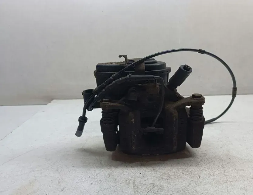 BMW X3 F25 (2010-2017) Aizmugurējais labais bremžu suports 33688220