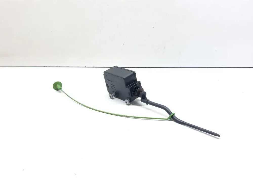 BMW X3 E83 (2003-2010) Degvielas tvertnes vāciņa bloķēšana 6987634 33688685