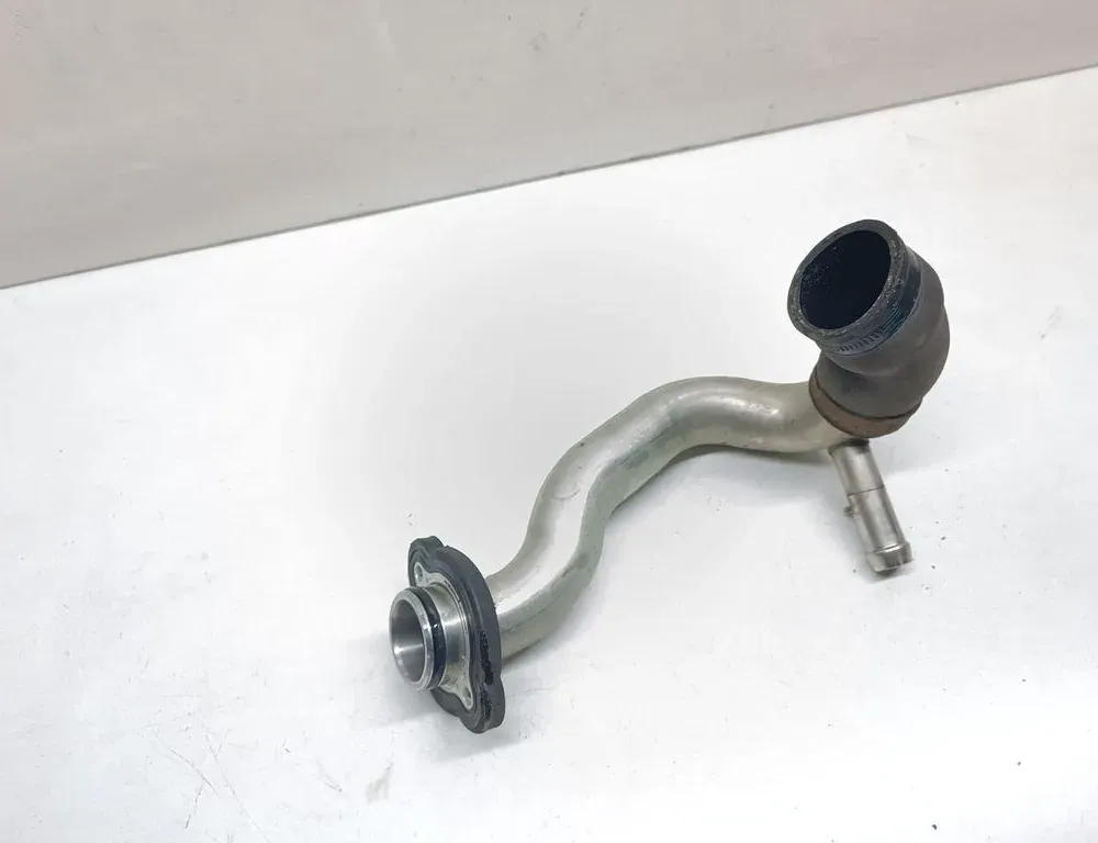 BMW 3 Series E90/E91/E92/E93 (2004-2013) EGR truba 33689437