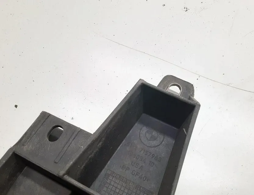 BMW X5 E70 (2006-2013) Держатель передний левого фонаря 7157983 33698495