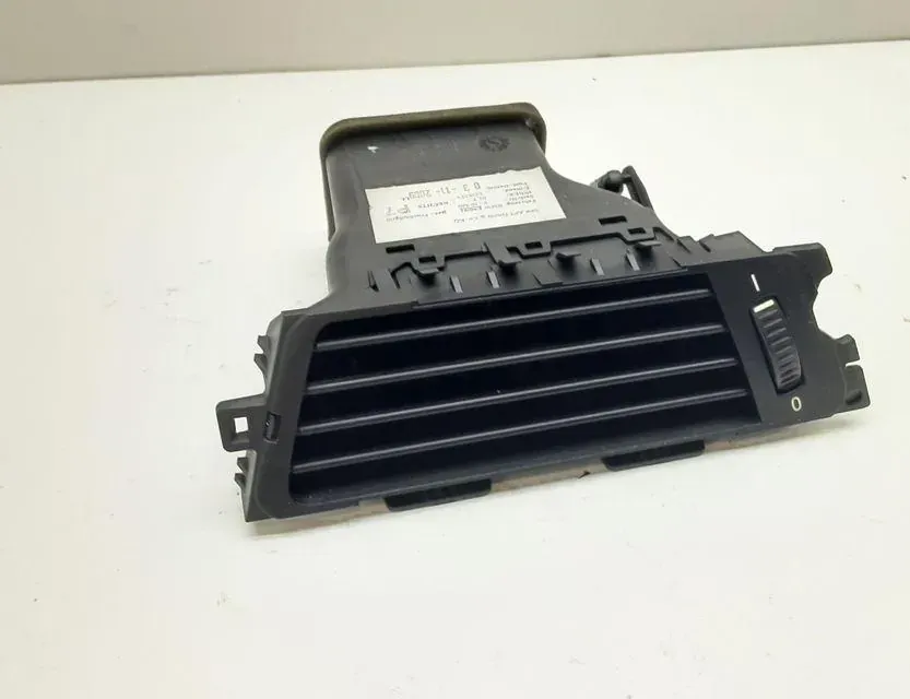 BMW 3 Series E90/E91/E92/E93 (2004-2013) Instrumentu paneļa gaisa kanāli 9130460 33698847