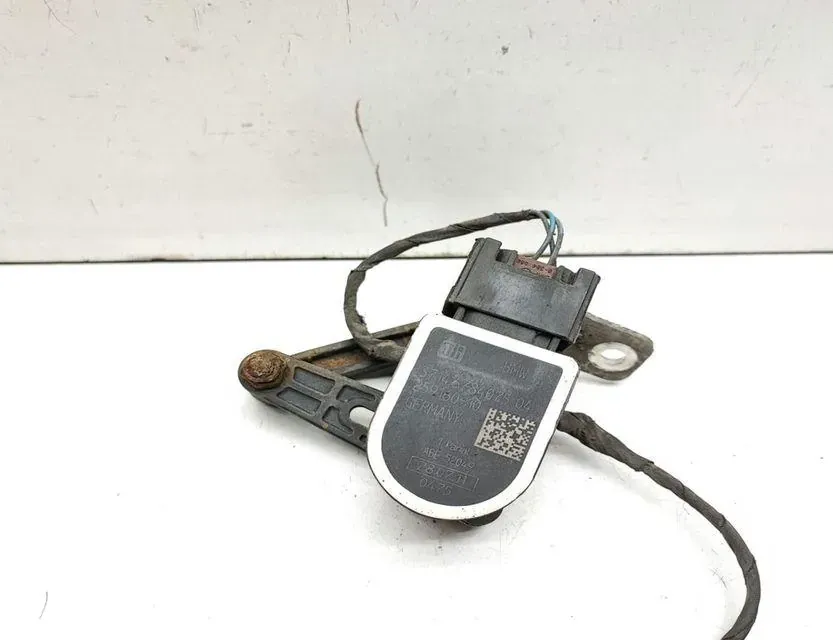 BMW 5 Series F10/F11 (2009-2017) Rear Right Height Level Sensor 6784075 33702797